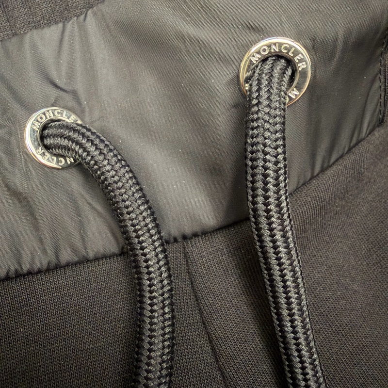 MONCLER 休閒短褲-18