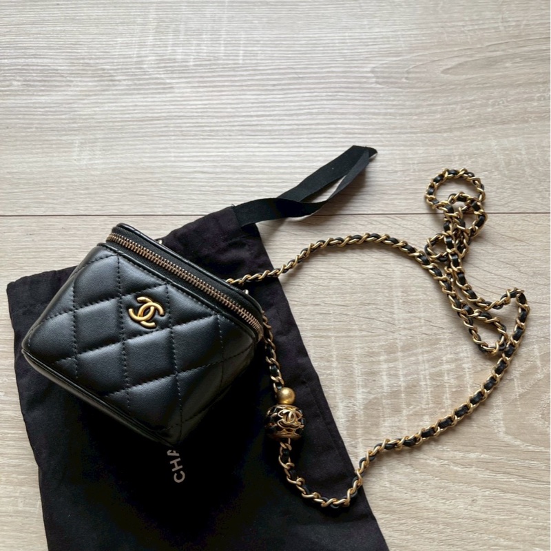 Chanel mini 金球化妝包-6