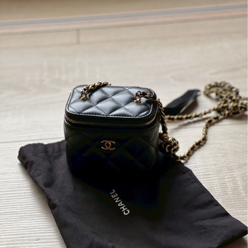 Chanel mini 金球化妝包-9