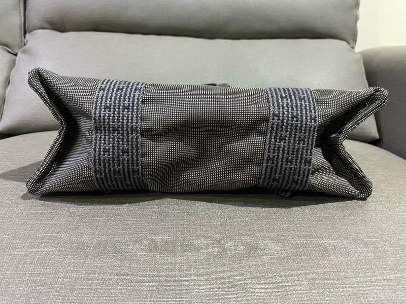 HERMES灰色帆布後背包-3