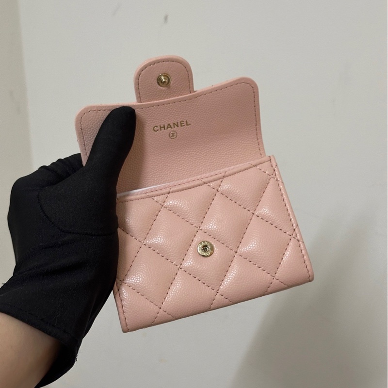 全新 Chanel 櫻花粉 雙層卡包 淡金釦 白盒-10