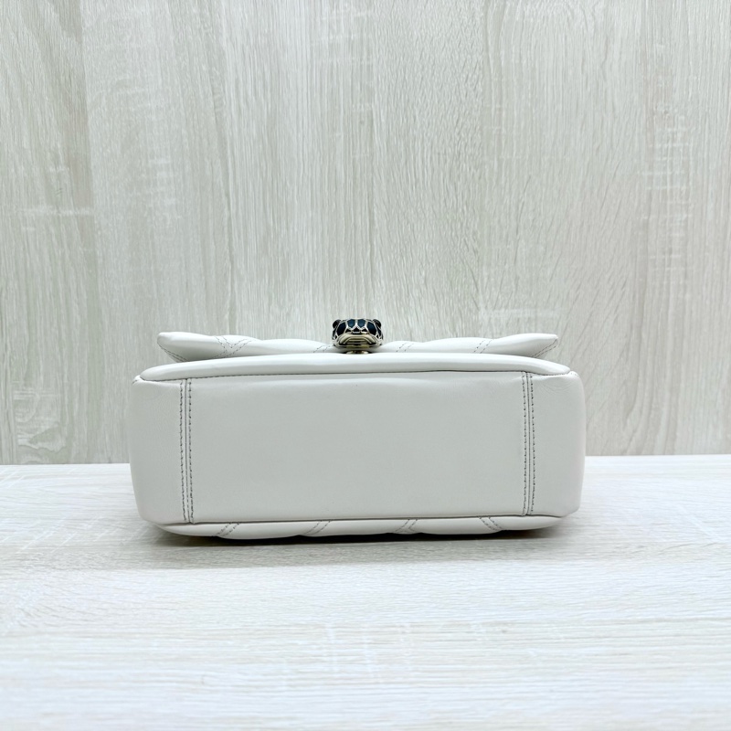 BVLGARI白色小牛皮Serpenti Cabochon蛇頭側背包287993-5