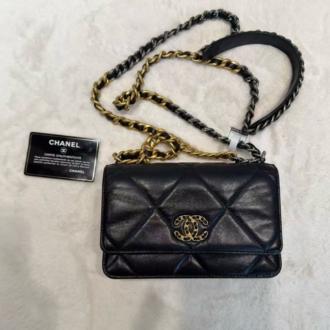 ▪️中環OL必備Chanel 19 woc bag 斜挎包