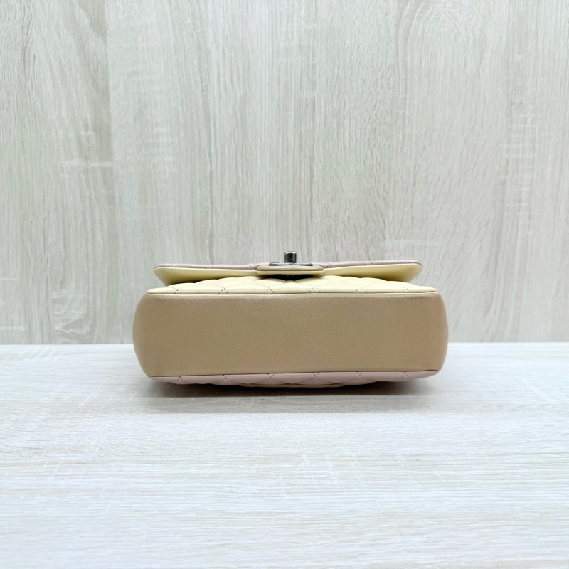 CHANEL粉拼色銀釦羊皮季節限定CF20口蓋包-4