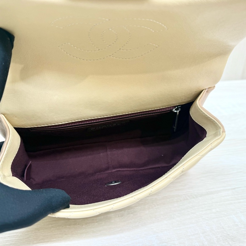 CHANEL粉拼色銀釦羊皮季節限定CF20口蓋包-7