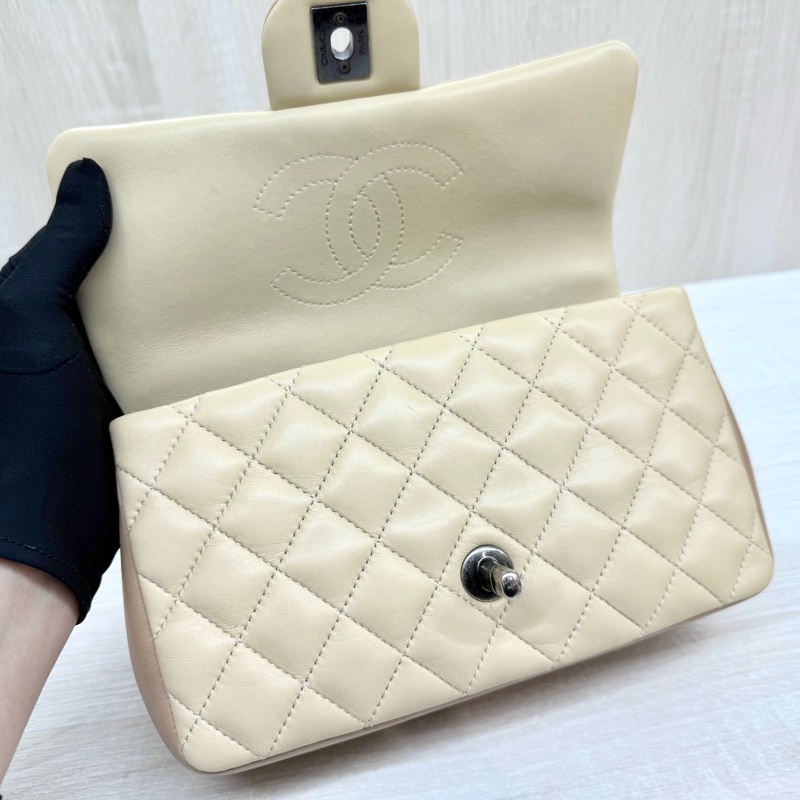 CHANEL粉拼色銀釦羊皮季節限定CF20口蓋包-13