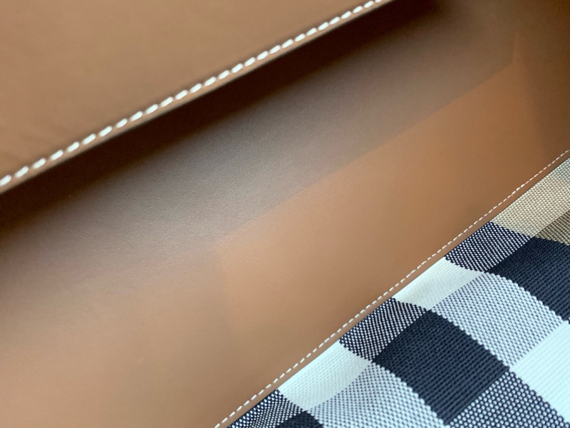 Burberry 經典格紋帆布托特包 80840471-7
