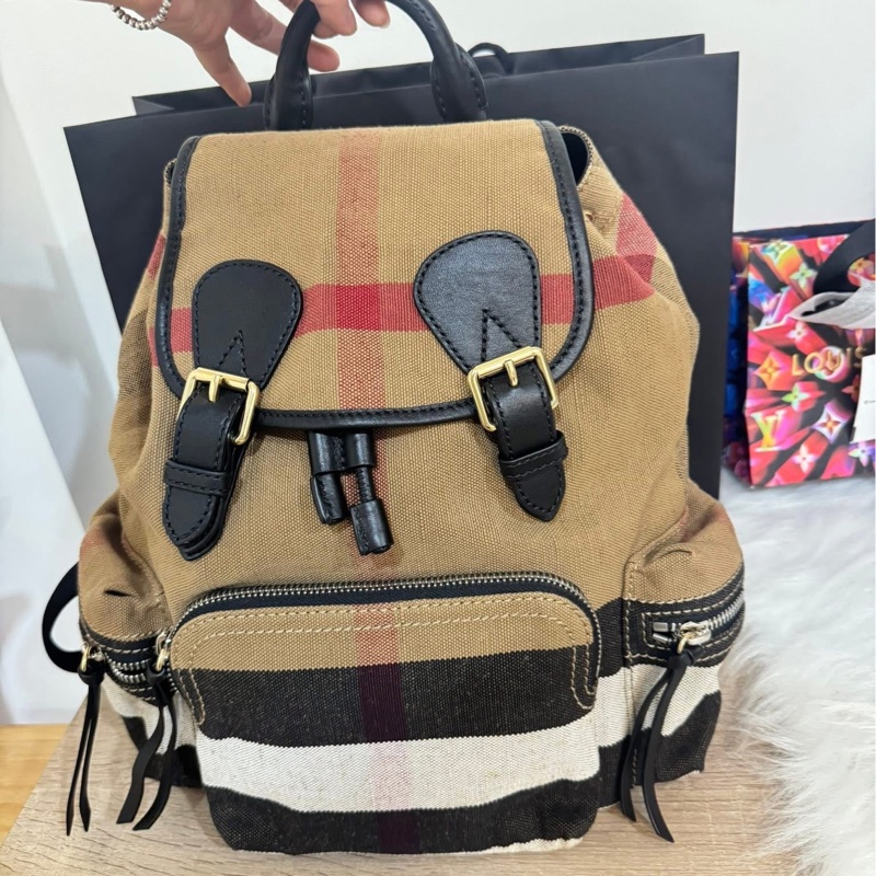 Burberry 經典背包-1