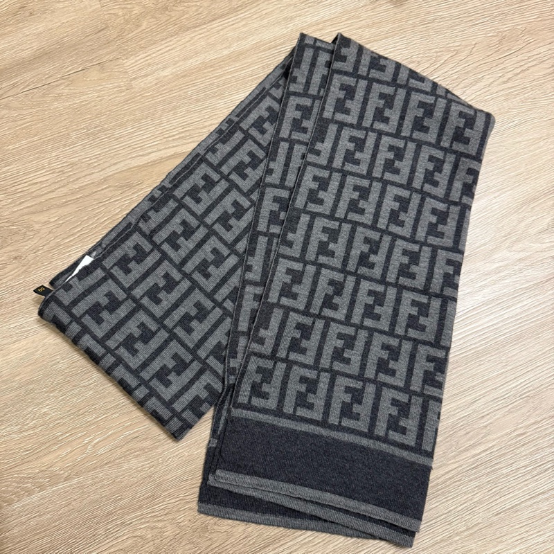 瑞奇二手精品 Fendi 滿版logo 圍巾-1