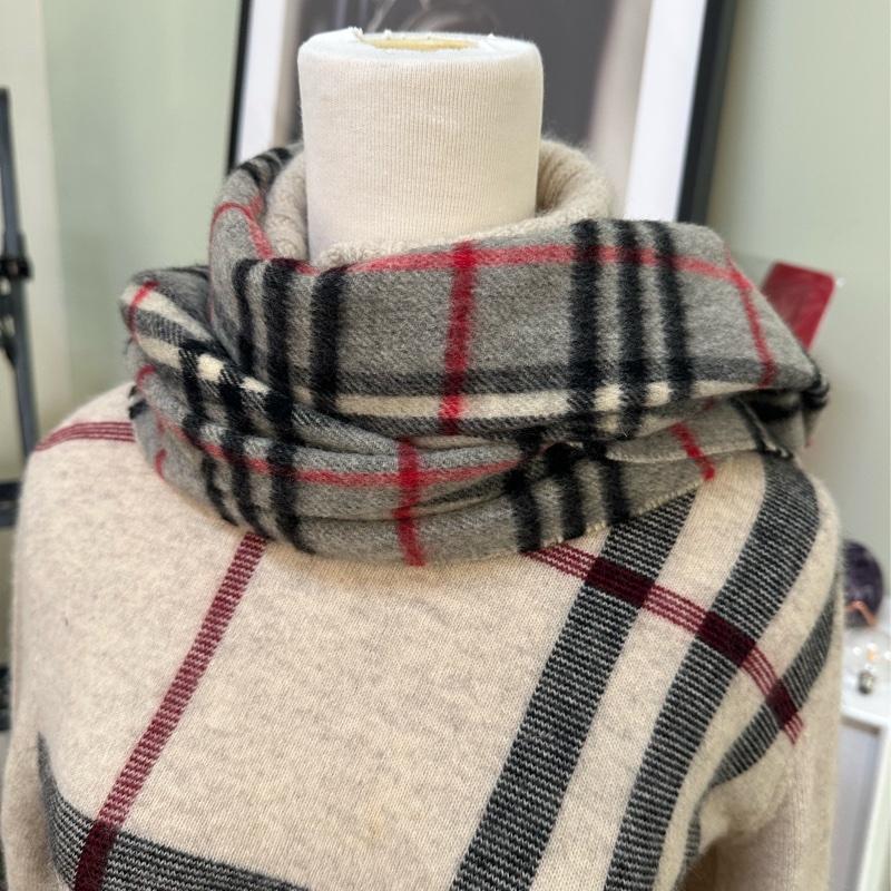 Burberry 格紋灰經典圍巾-2