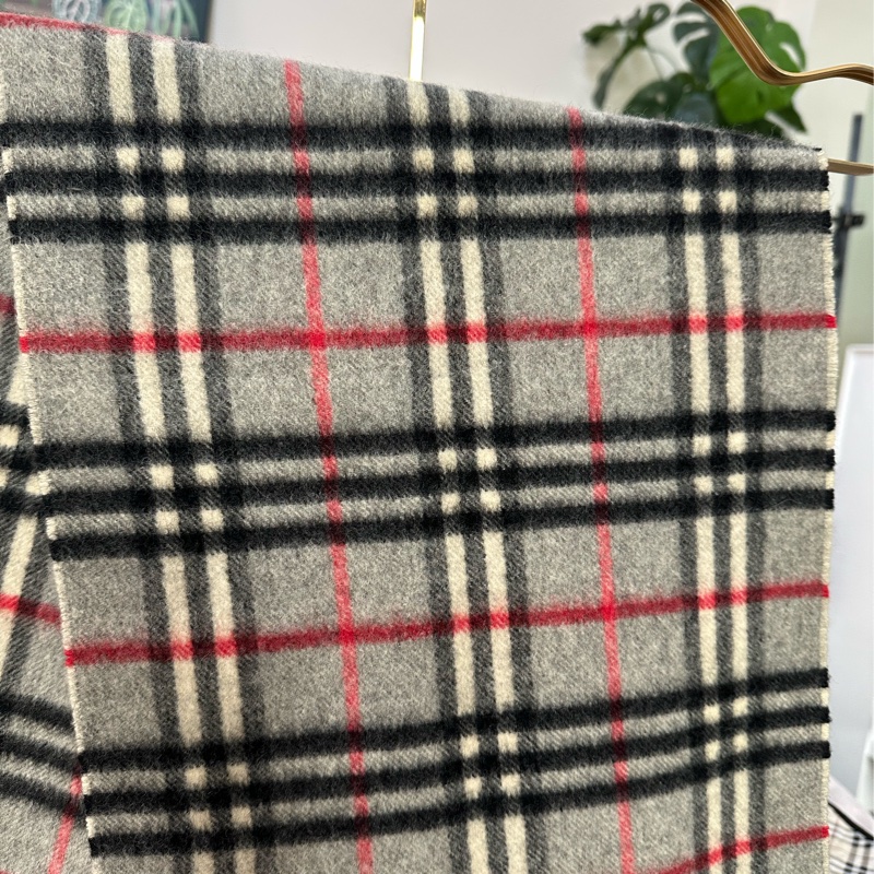 Burberry 格紋灰經典圍巾-8