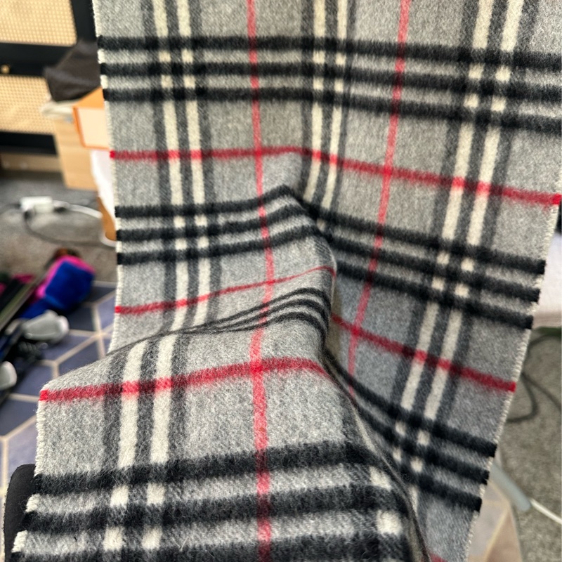 Burberry 格紋灰經典圍巾-12