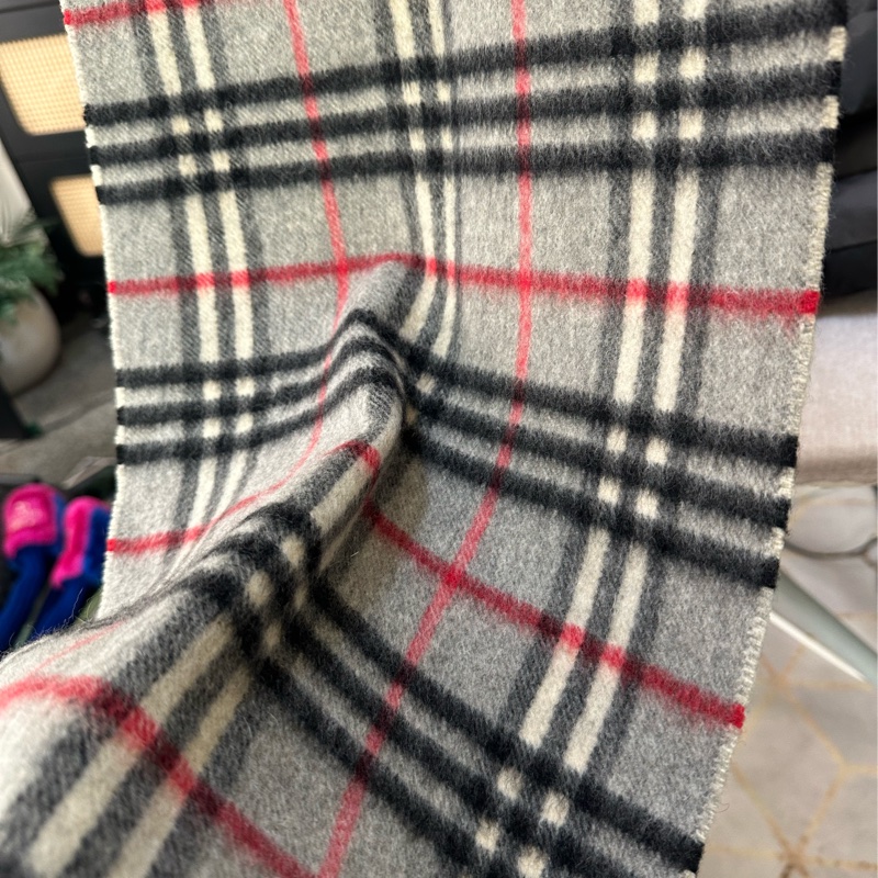 Burberry 格紋灰經典圍巾-13