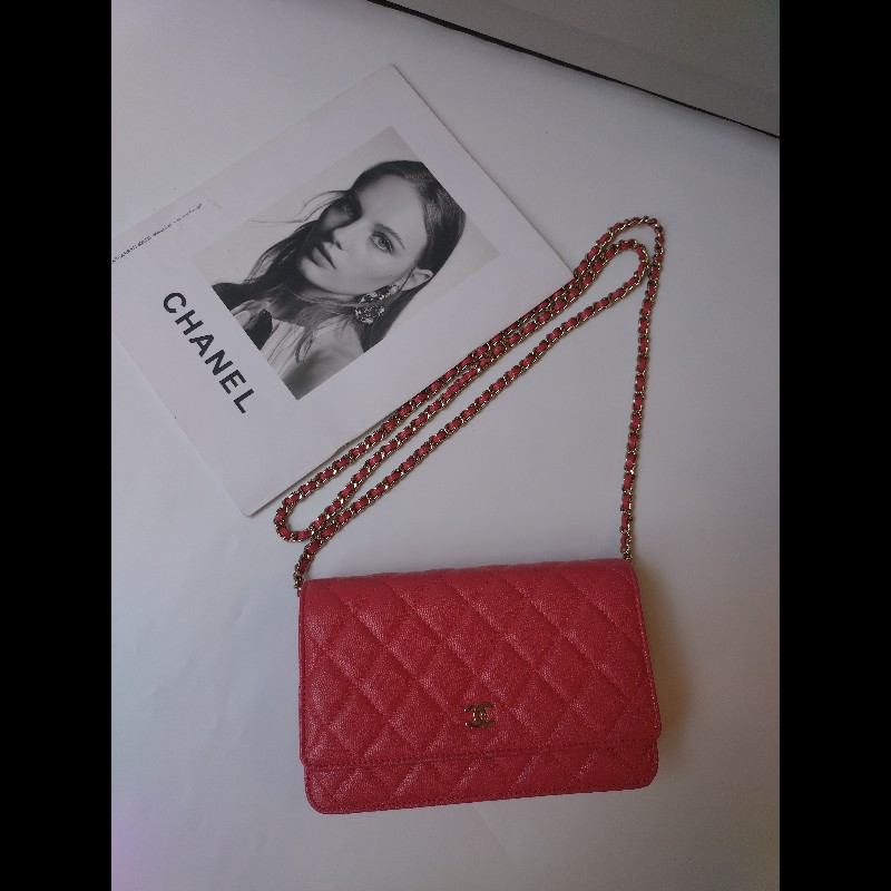 Chanel 金鍊紅荔枝皮鍊帶小包 WOC-1