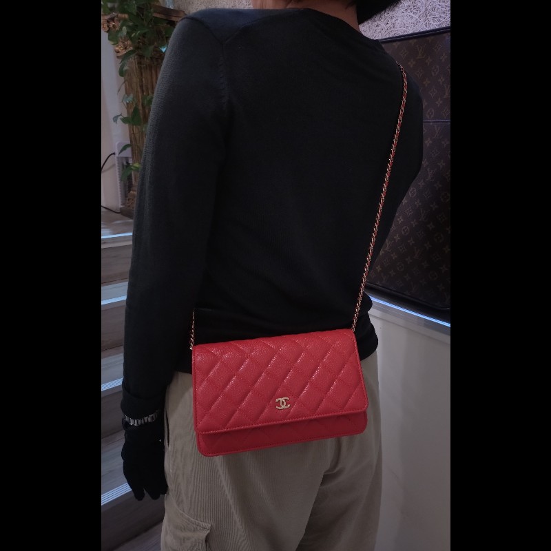 Chanel 金鍊紅荔枝皮鍊帶小包 WOC-3