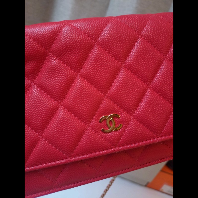 Chanel 金鍊紅荔枝皮鍊帶小包 WOC-8