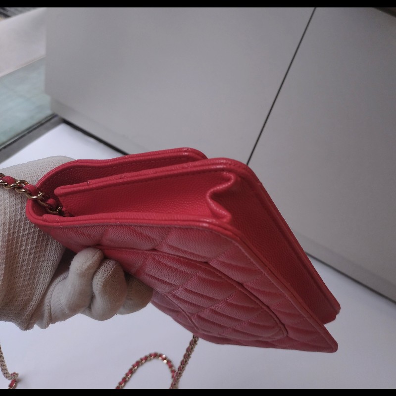 Chanel 金鍊紅荔枝皮鍊帶小包 WOC-9