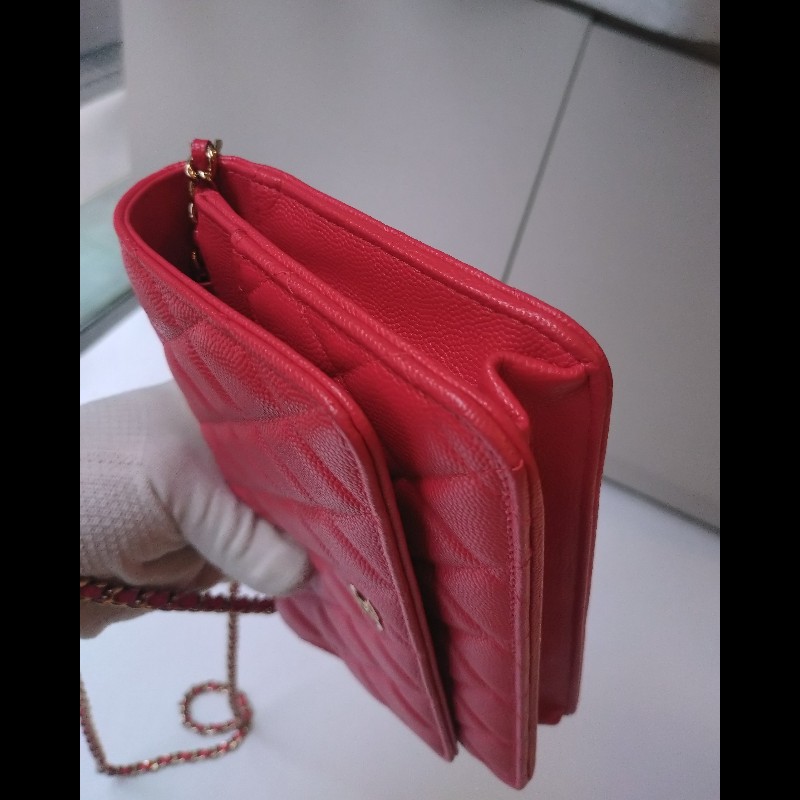Chanel 金鍊紅荔枝皮鍊帶小包 WOC-10