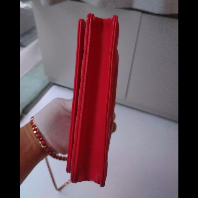 Chanel 金鍊紅荔枝皮鍊帶小包 WOC-11