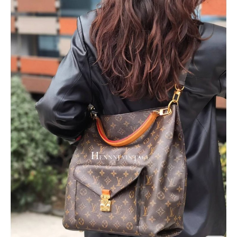 LV M40781 Metis hobo 🎀現貨實拍🎀經典花紋時尚兩用購物包(附購證正本)-3