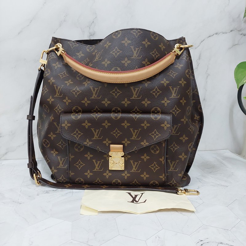 LV M40781 Metis hobo 🎀現貨實拍🎀經典花紋時尚兩用購物包(附購證正本)-12