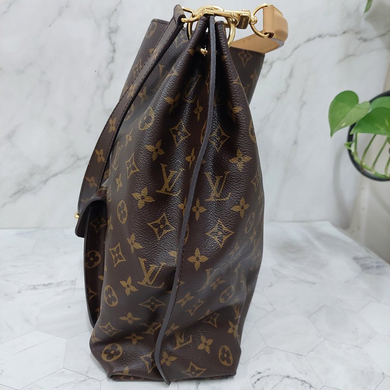 LV M40781 Metis hobo 🎀現貨實拍🎀經典花紋時尚兩用購物包(附購證正本)-23