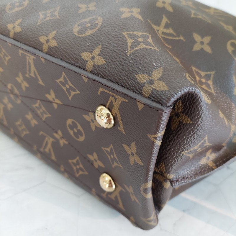 LV M40781 Metis hobo 🎀現貨實拍🎀經典花紋時尚兩用購物包(附購證正本)-25