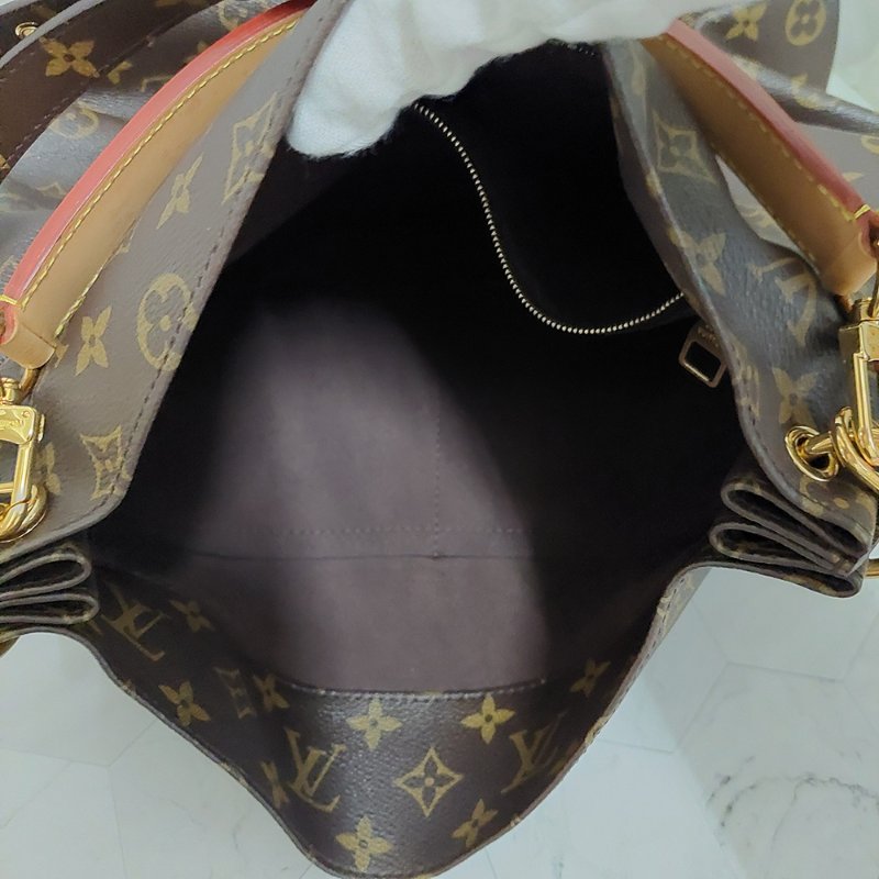 LV M40781 Metis hobo 🎀現貨實拍🎀經典花紋時尚兩用購物包(附購證正本)-35