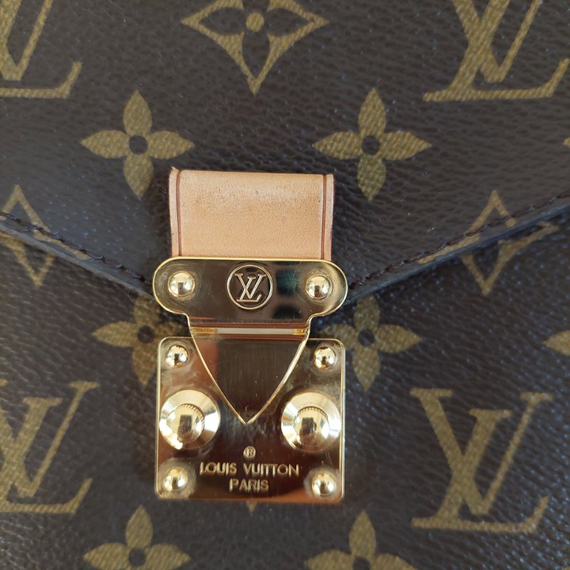 LV M40781 Metis hobo 🎀現貨實拍🎀經典花紋時尚兩用購物包(附購證正本)-45