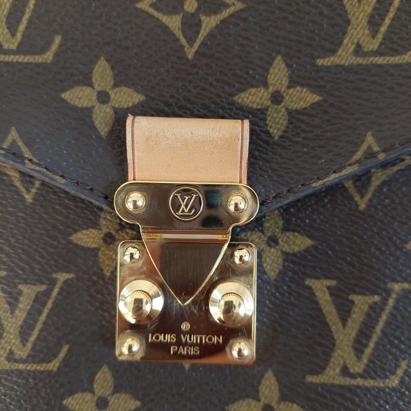LV M40781 Metis hobo 🎀現貨實拍🎀經典花紋時尚兩用購物包(附購證正本)-47