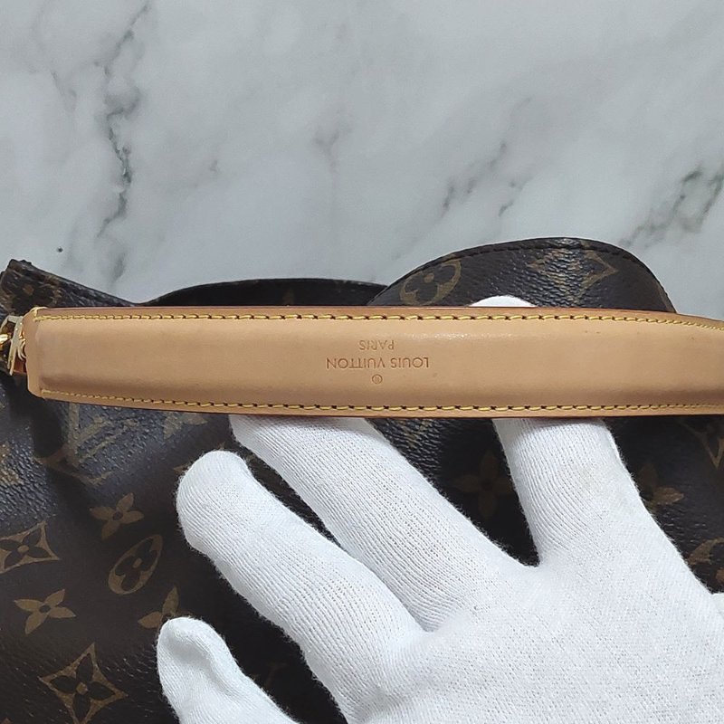 LV M40781 Metis hobo 🎀現貨實拍🎀經典花紋時尚兩用購物包(附購證正本)-52