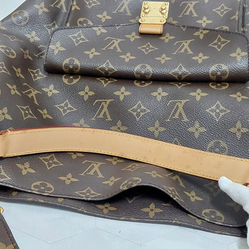 LV M40781 Metis hobo 🎀現貨實拍🎀經典花紋時尚兩用購物包(附購證正本)-53