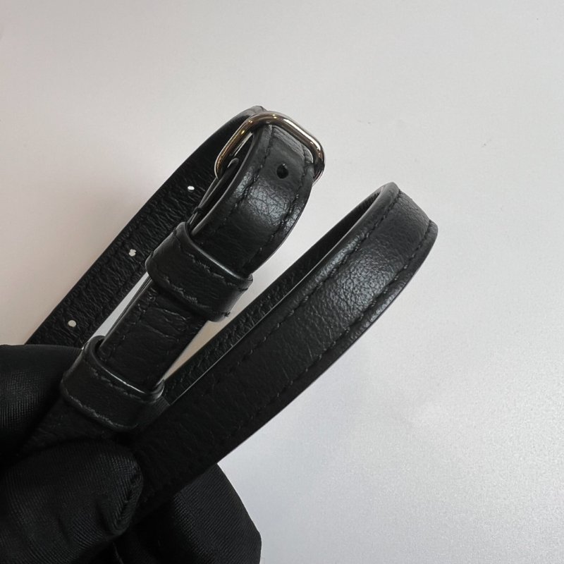 BALENCIAGA 608653 黑LOGO手提相機包-7