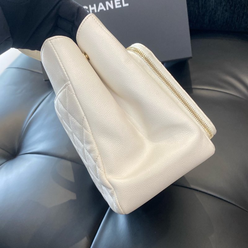 香奈兒Chanel Business Affinity白色荔枝紋牛皮菱格紋金扣手提托特包-2