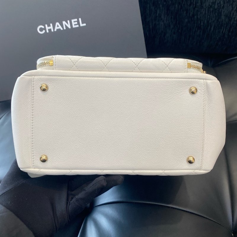 香奈兒Chanel Business Affinity白色荔枝紋牛皮菱格紋金扣手提托特包-3