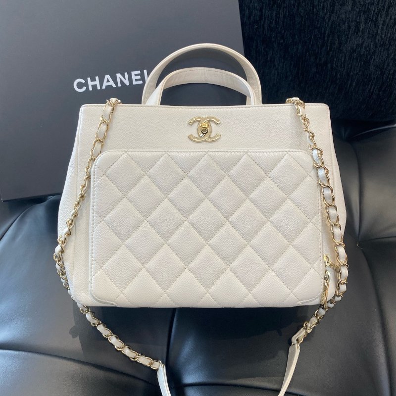 香奈兒Chanel Business Affinity白色荔枝紋牛皮菱格紋金扣手提托特包-5