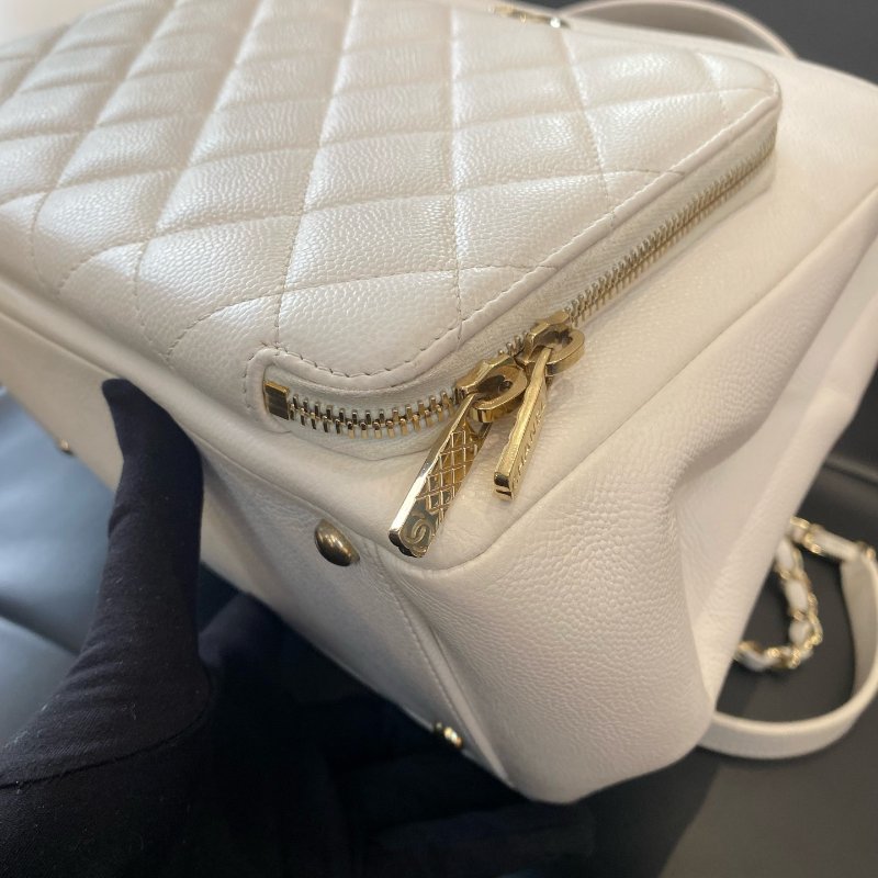 香奈兒Chanel Business Affinity白色荔枝紋牛皮菱格紋金扣手提托特包-8