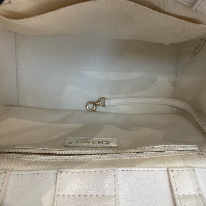 香奈兒Chanel Business Affinity白色荔枝紋牛皮菱格紋金扣手提托特包-10