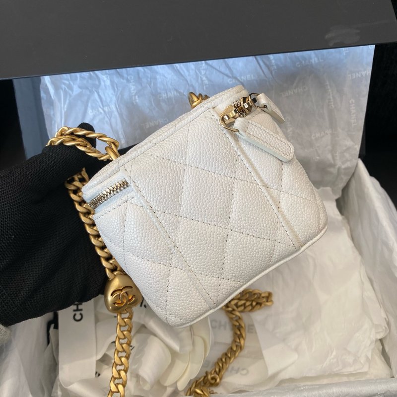 芯片款 香奈兒Chanel白色愛心調節扣小方盒包荔枝紋牛皮金色鏈條-1