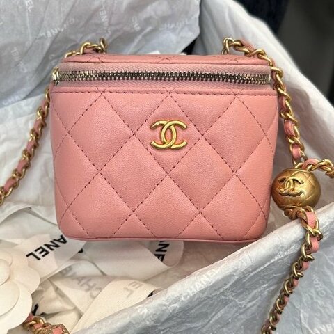 芯片款 香奈兒Chanel櫻花粉色金球化粧盒帶鏡子
