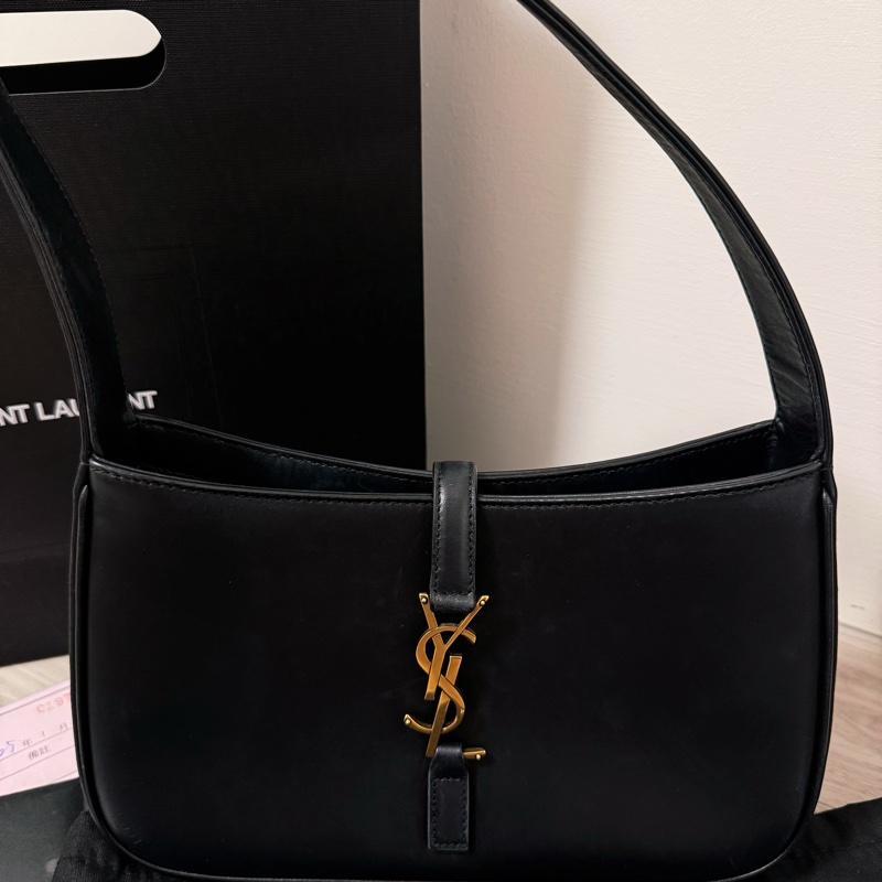 YSL LE 5 A7 肩背包 LE 5 À 7滑面皮革手袋 大顆-10