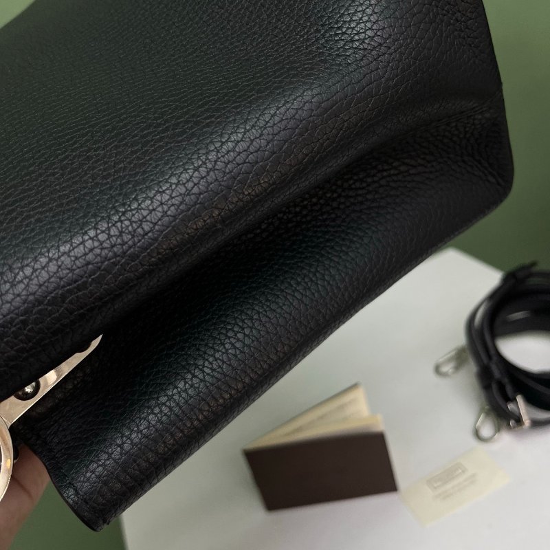 LV路易威登Capucines手提包黑銀-2