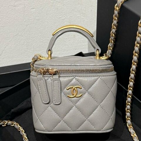 芯片款 Chanel香奈兒金屬手柄化粧盒小方包灰金