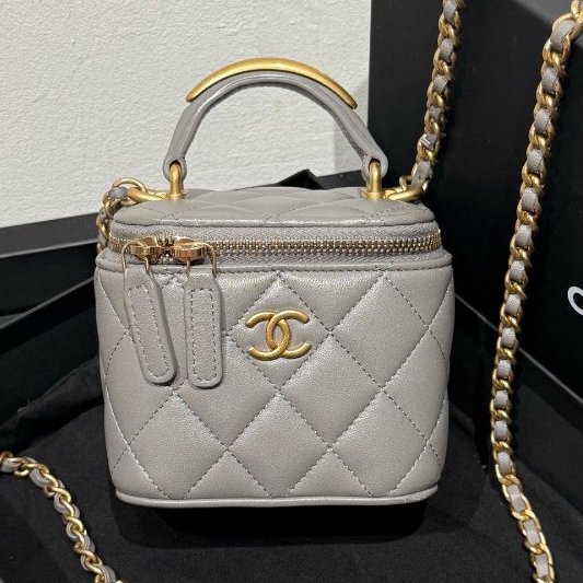 芯片款 Chanel香奈兒金屬手柄化粧盒小方包灰金-6