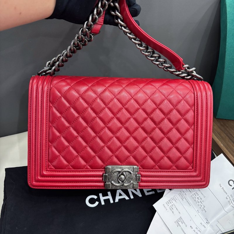 香奈兒Chanel 深紅色牛皮中大號Leboy-0