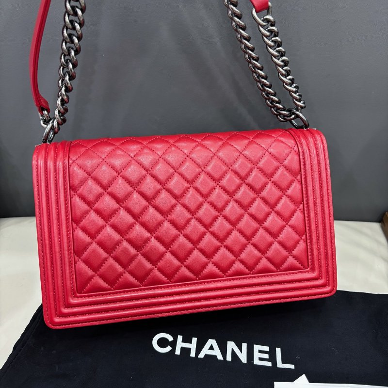 香奈兒Chanel 深紅色牛皮中大號Leboy-1