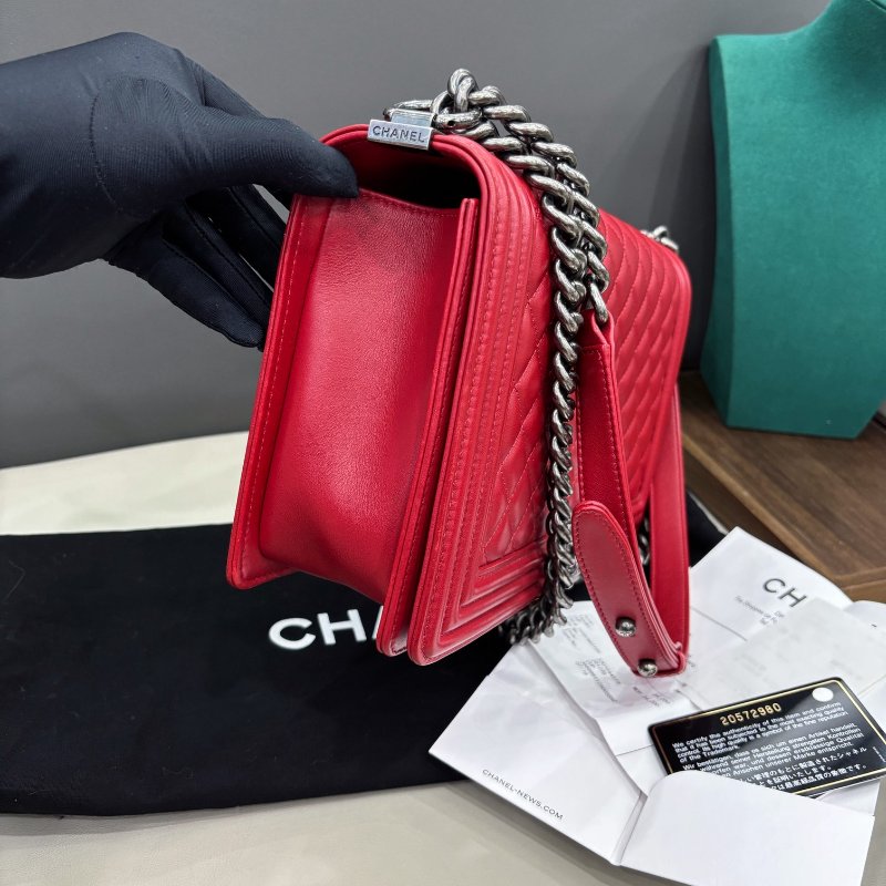 香奈兒Chanel 深紅色牛皮中大號Leboy-2