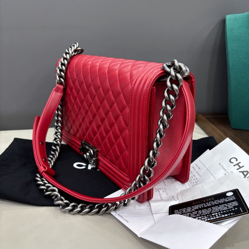 香奈兒Chanel 深紅色牛皮中大號Leboy-3