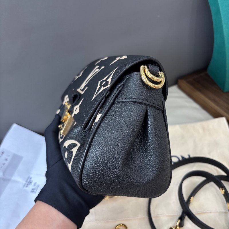 芯片款 LV路易威登黑色印花全牛皮Favorite雲朵包-2