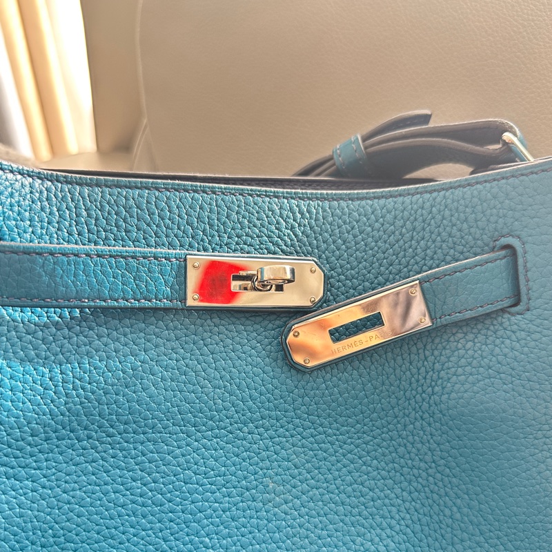 So Kelly 22 Hermes-4